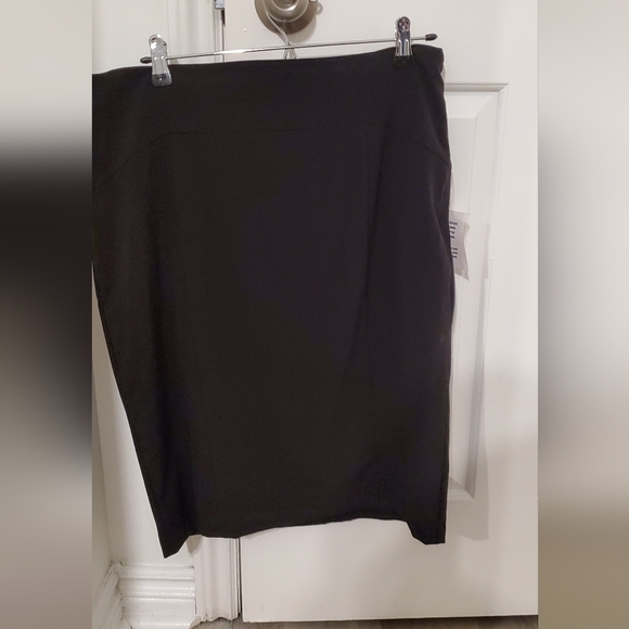 Black Skirt - Picture 2 of 4